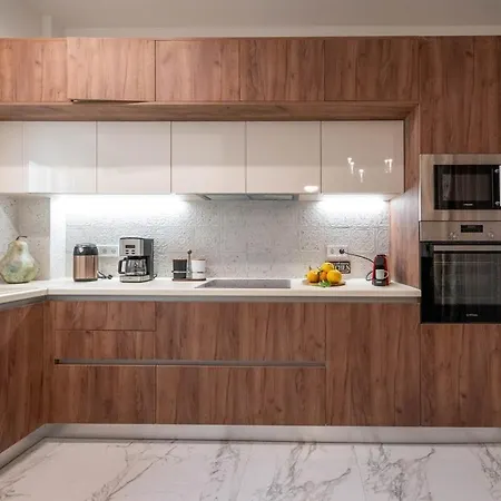 Zenon Homes 3nd Floor, Center