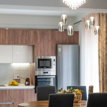 شقة Zenon Homes 3nd Floor, Center كالاماتا