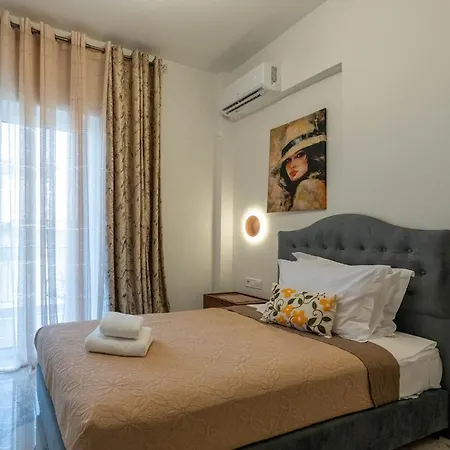 شقة Zenon Homes 3nd Floor, Center كالاماتا