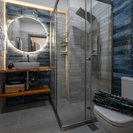 شقة Zenon Homes 3nd Floor, Center *