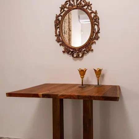 Zenon Homes 3nd Floor, Center شقة