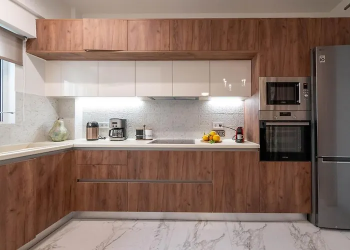 Zenon Homes 3nd Floor, Center