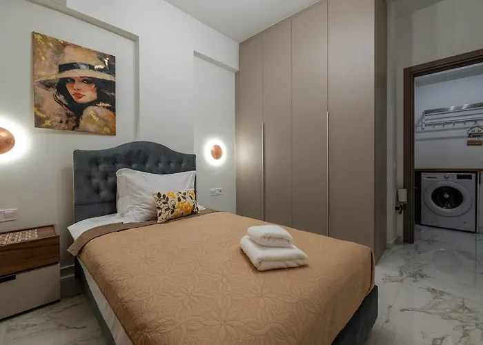 公寓 Zenon Homes 3nd Floor, Center