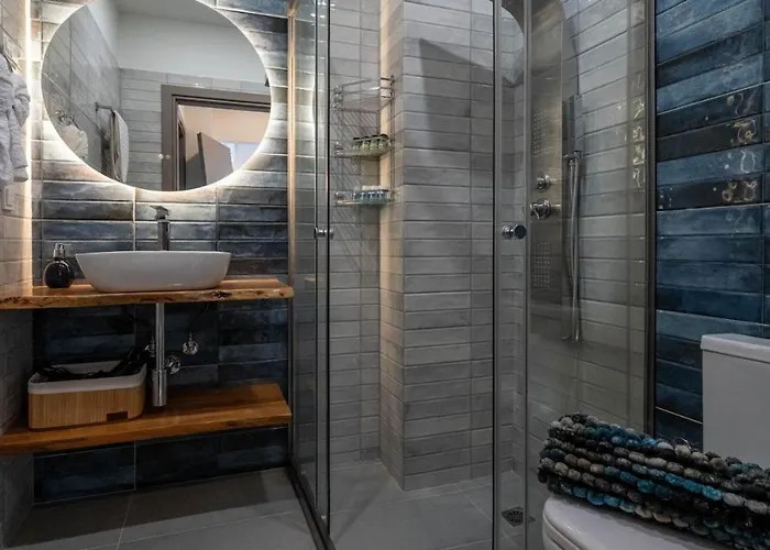 公寓 Zenon Homes 3nd Floor, Center *