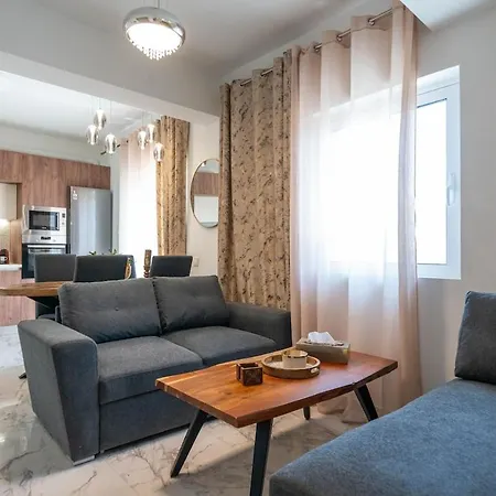 Zenon Homes 3nd Floor, Center Appartement *