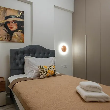 Zenon Homes 3nd Floor, Center Apartment