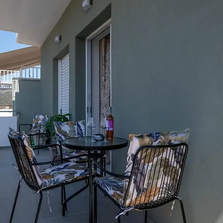 Zenon Homes 3nd Floor, Center Apartment Kalamata