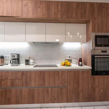 Zenon Homes 3nd Floor, Center *