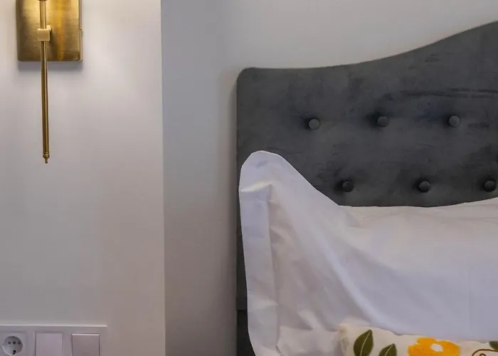 Zenon Homes 3nd Floor, Center * Kalamata