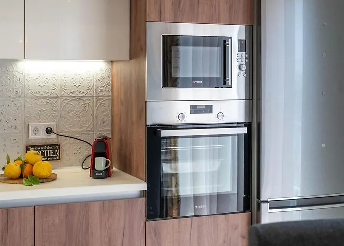 Zenon Homes 3nd Floor, Center Apartamento *